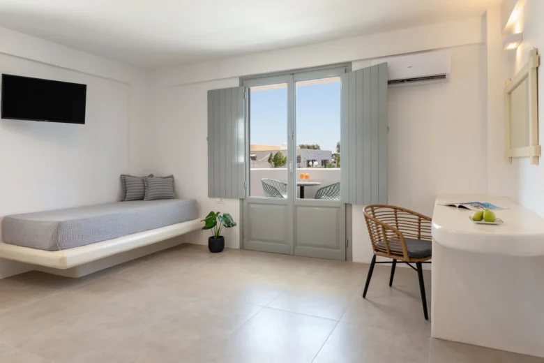Honeymoon suite sea view santorini